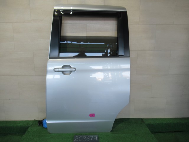 【中古】中古部品 パレット MK21S 左ﾘｱﾄﾞｱ 【3310120100-260123000213400】｜e-cleマート
