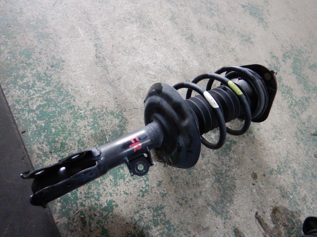 【中古】中古部品 プリウス ZVW50 右フロントストラット 【3330810100-260121000450110】|e-cleマート