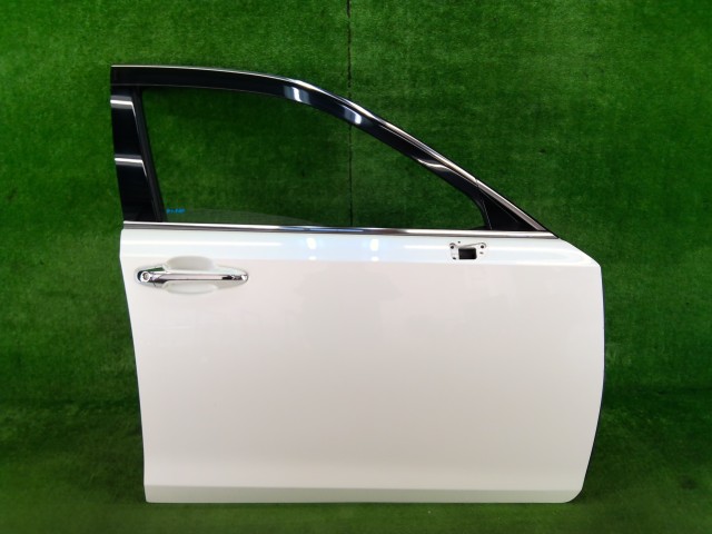 【中古】中古部品 クラウン AWS210 右ﾌﾛﾝﾄﾄﾞｱ 【3330990100-251105000613100】
