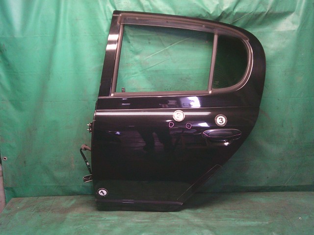 【中古】中古部品 ヴィッツ NCP13 左リアドア 【3330990500-260123000213400】|e-cleマート