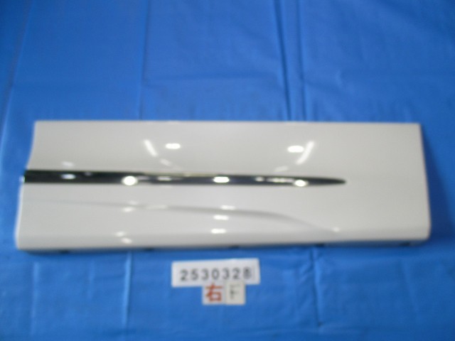 【中古】中古部品 ノア ZWR80G 右ﾌﾛﾝﾄﾄﾞｱﾌﾟﾛﾃｸﾀｰ 【3310040100-000253032813160】