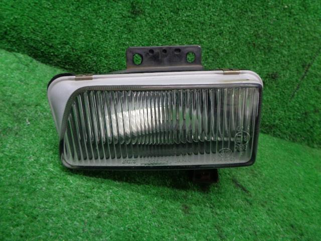 【中古】中古部品 エルフ NJR85AN 左ﾌｫｸﾞﾗﾝﾌﾟ 【3330160100-000026003210950】