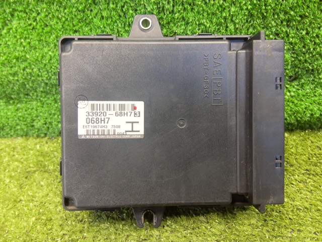 【中古】中古部品 エブリィ DA64V ｴﾝｼﾞﾝｺﾝﾋﾟｭｰﾀｰ 【3330200100-252198000063100】