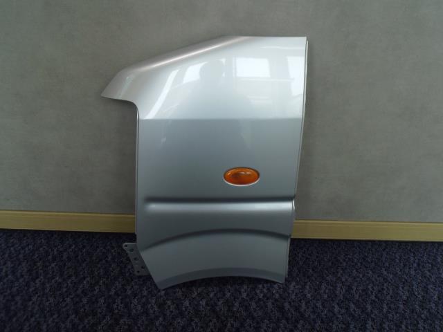 【中古】中古部品 スクラム DG64V 左ﾌﾛﾝﾄﾌｪﾝﾀﾞｰ 【3330440100-260124000110700】