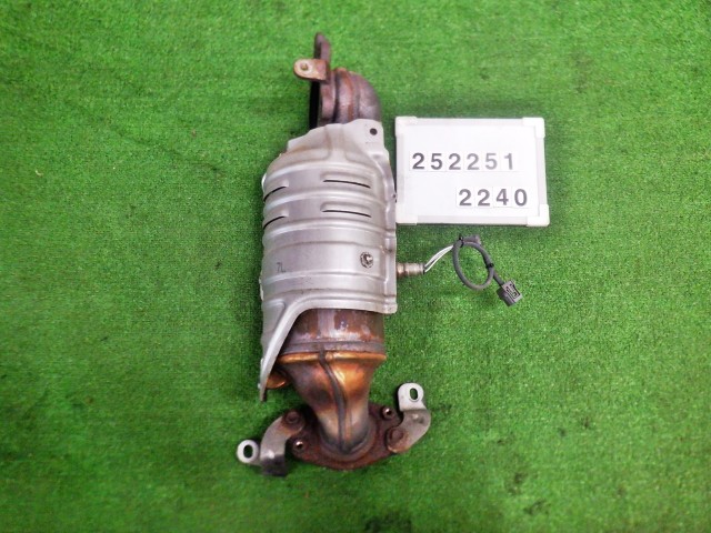 【中古】中古部品 ステップワゴン RP4 触媒 【3330890100-000025225122400】