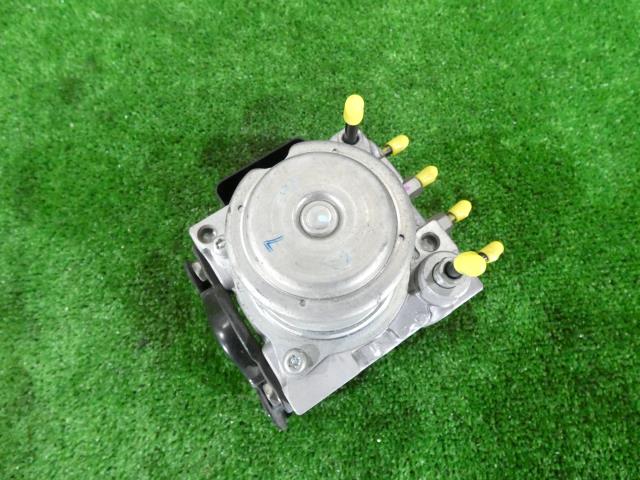 【中古】中古部品 ステップワゴン RG1 ABSアクチュエーター 【3260250000-000025192542500】
