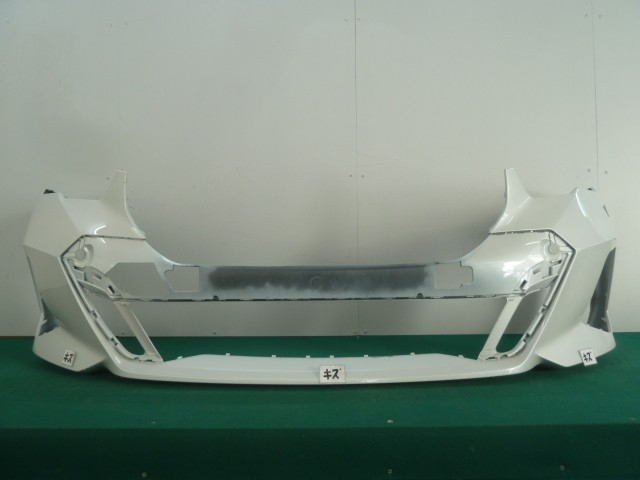 【中古】中古部品 BMW 5シリーズ 12FJ20 ﾌﾛﾝﾄﾊﾞﾝﾊﾟｰ 【3380050000-000037956410100】