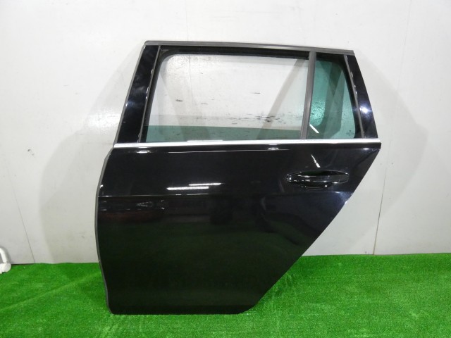 【中古】中古部品 VW ゴルフヴァリアント AUCJZ 左ﾘｱﾄﾞｱ 【3260250000-000025195113400】