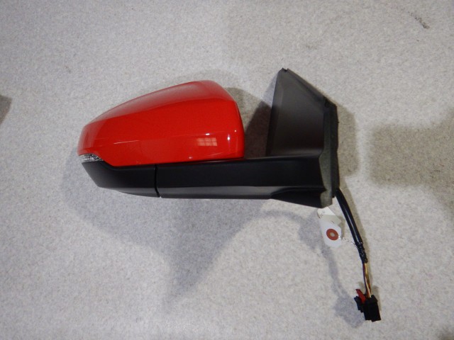 【中古】中古部品 VW ポロ AWCHZ 右ｻｲﾄﾞﾐﾗｰ 【3330810100-260126000213500】