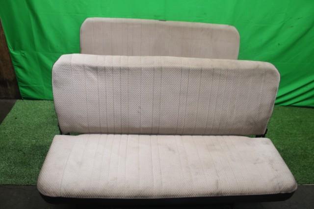 【中古】中古部品 キャラバン VRGE24 ﾘｱｼｰﾄ 【3330950100-000057071370800】
