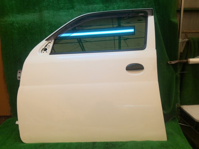 【中古】中古部品 エッセ L235S 左ﾌﾛﾝﾄﾄﾞｱ 【3260240000-260127000413200】