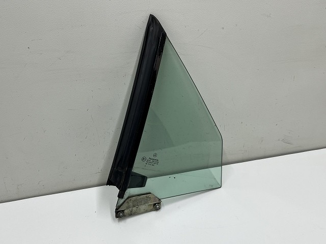 【中古】中古部品 ベンツ SLKクラス 170449 左ｸｫｰﾀｰｶﾞﾗｽ 【3310070100-0000Y0757117290】 17,494円