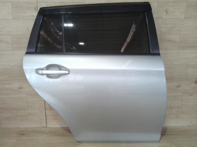 【中古】中古部品 カローラフィールダー NKE165G 右ﾘｱﾄﾞｱ 【3310390100-260116000613300】