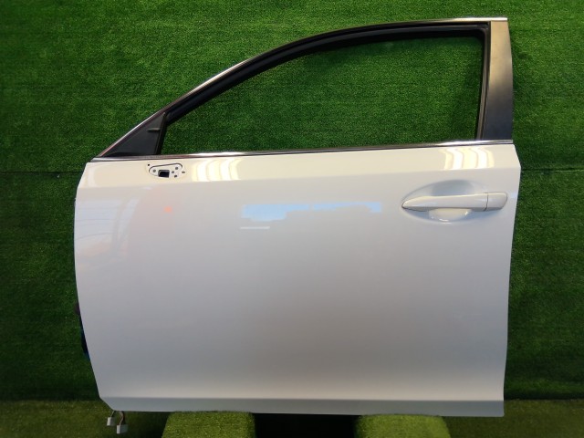 【中古】中古部品 レクサス CT ZWA10 左ﾌﾛﾝﾄﾄﾞｱ 【3330200100-252202000013200】