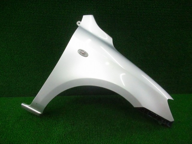 【中古】中古部品 デミオ DY5W 右ﾌﾛﾝﾄﾌｪﾝﾀﾞｰ 【3330210100-000038020210600】