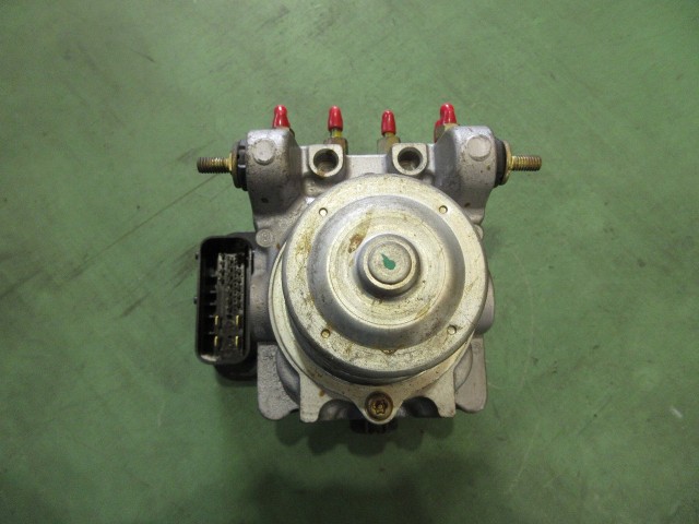 【中古】中古部品 ステップワゴン RF5 ABSｱｸﾁｭｴｰﾀｰ 【3310590000-202601062142500】