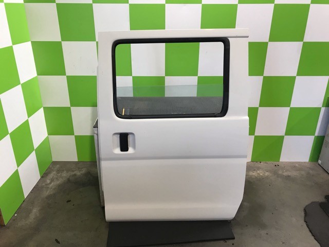 【中古】中古部品 サンバー S321B 左ﾘｱﾄﾞｱ 【3330530100-000005503313400】