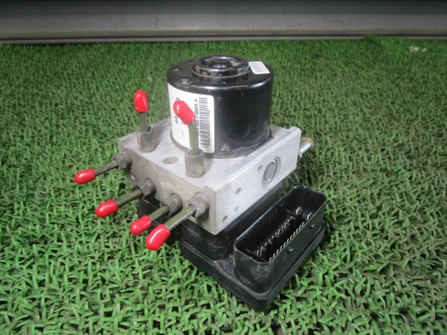 【中古】中古部品 エスクード TD54W ABSｱｸﾁｭｴｰﾀｰ 【3330540100-250916000842500】