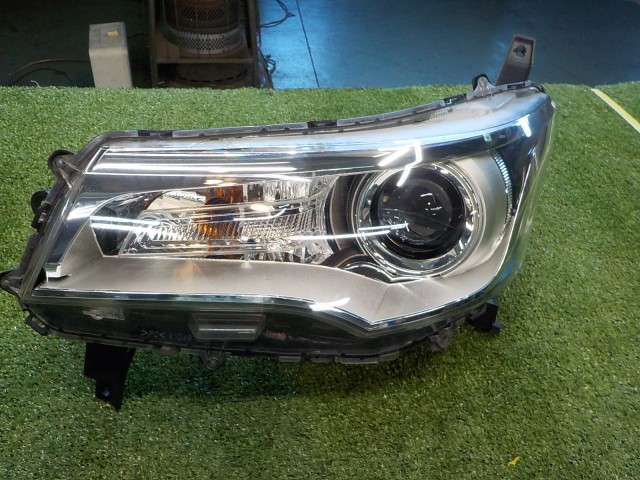 【中古】中古部品 ｅＫカスタム B11W 左ﾍｯﾄﾞﾗﾝﾌﾟ 【3260200000-260128000310900】