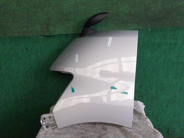 【中古】中古部品 ライトエース S402M 左ﾌﾛﾝﾄﾌｪﾝﾀﾞｰ 【3310420000-000002403010700】