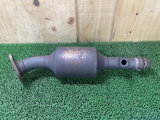 【中古】中古部品 エブリィ DA64V ﾌﾛﾝﾄｴｷｿﾞｰｽﾄﾊﾟｲﾌﾟ 【3330660100-000025335222200】