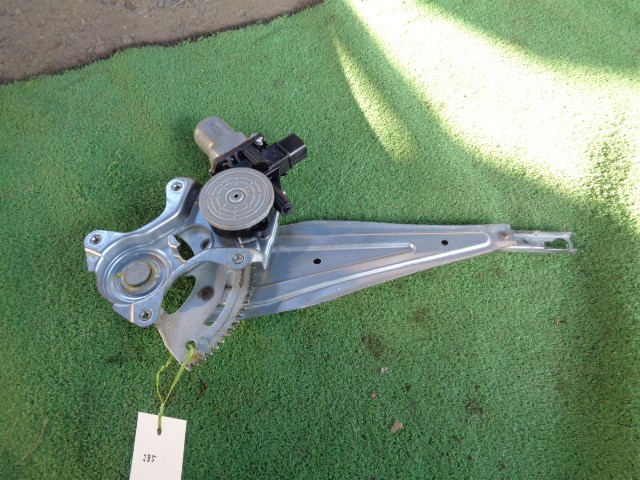 【中古】中古部品 ライフ JB5 右ﾘｱﾄﾞｱﾚｷﾞｭﾚｰﾀ･ﾓｰﾀｰ 【3340030100-436526400013320】