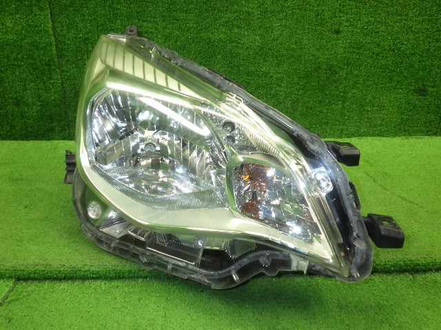 【中古】中古部品 トレジア NCP120X 右ﾍｯﾄﾞﾗﾝﾌﾟ 【3330250100-000000922410800】