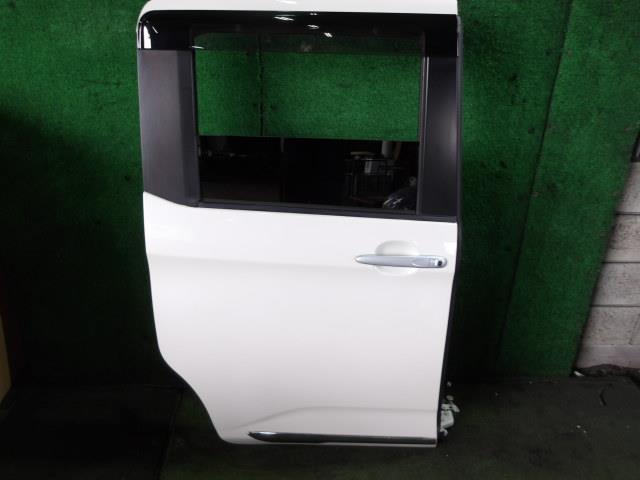 【中古】中古部品 ルーミー M900A 右ﾘｱﾄﾞｱ 【3340220100-000226080913300】