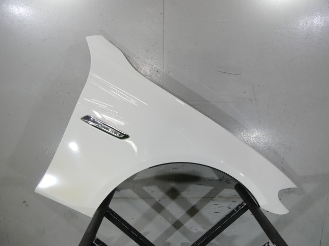 【中古】中古部品 BMW 5シリーズ MT25 右ﾌﾛﾝﾄﾌｪﾝﾀﾞｰ 【3260250000-000025197510600】