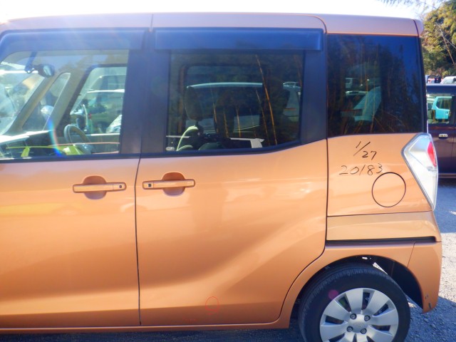 【中古】中古部品 デイズルークス B21A 左ﾘｱﾄﾞｱ 【3340140100-000025334913400】