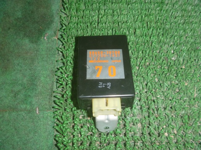 【中古】中古部品 クラウン JZS130G A/Cｺﾝﾋﾟｭｰﾀｰ 【3330370100-000263002263900】 9,583円