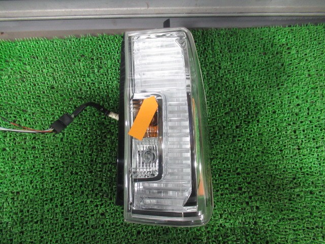 【中古】中古部品 タント LA610S 右ﾃｰﾙﾗﾝﾌﾟ 【3330540100-251209000515500】