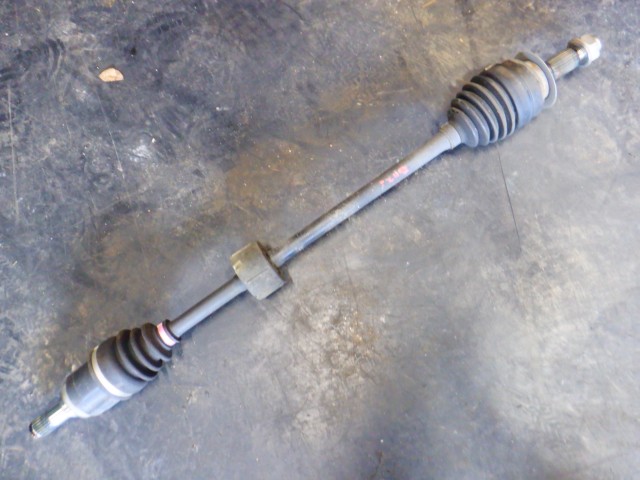 【中古】中古部品 ハスラー MR31S 右ﾌﾛﾝﾄﾄﾞﾗｲﾌﾞｼｬﾌﾄ 【3340140100-000025123642100】