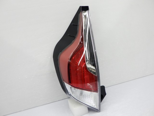 【中古】再生部品 アクア NHP10 左ﾃｰﾙﾗﾝﾌﾟ 【3380010000-260203501015600】