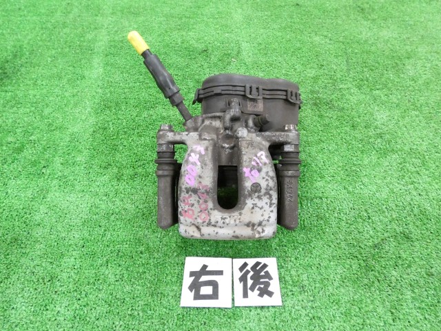 【中古】中古部品 ベンツ Bクラス 246242 右ﾘｱｷｬﾘﾊﾟｰ 【3260250000-000026004344430】