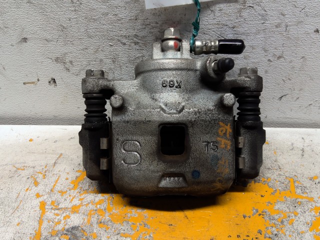 【中古】中古部品 エブリィ DA17V 右ﾌﾛﾝﾄｷｬﾘﾊﾟｰ 【3310160100-000004494044330】