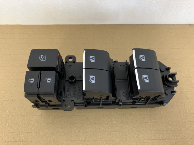 【中古】中古部品 Ｃ－ＨＲ ZYX10 ﾊﾟﾜｰｳｲﾝﾄﾞｳｽｲｯﾁ 【3330460100-000001614461900】