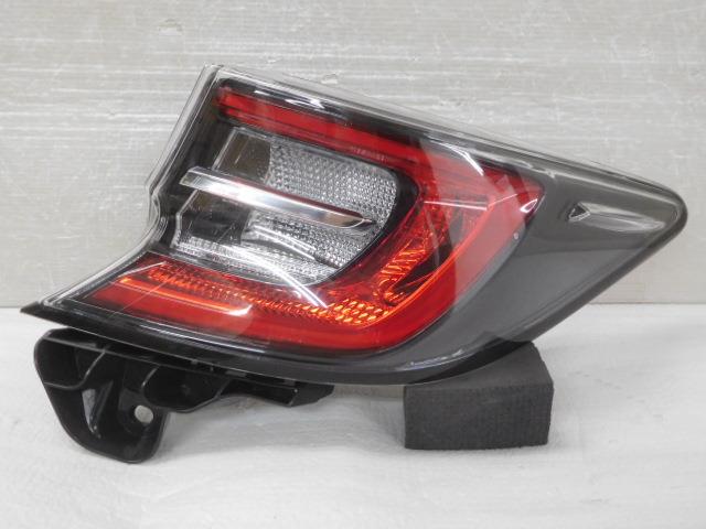 【中古】中古部品 カローラスポーツ ZWE211H 右ﾃｰﾙﾗﾝﾌﾟ 【3380050000-000037976815500】