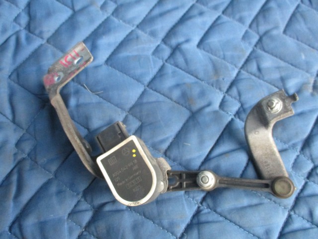 【中古】中古部品 ベンツ Aクラス 176042 ﾊｲﾄｺﾝﾄﾛｰﾙｾﾝｻｰ 【3540020100-000008011561461】 6,521円