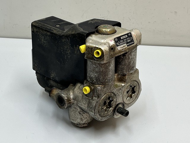【中古】中古部品 ベンツ Eクラス 124030 ABSｱｸﾁｭｴｰﾀｰ 【3310070100-000193016742500】