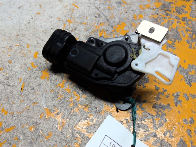 【中古】中古部品 ラウム NCZ20 左ﾘｱﾄﾞｱﾛｯｸｿﾚﾉｲﾄﾞ 【3310160100-000004493964580】