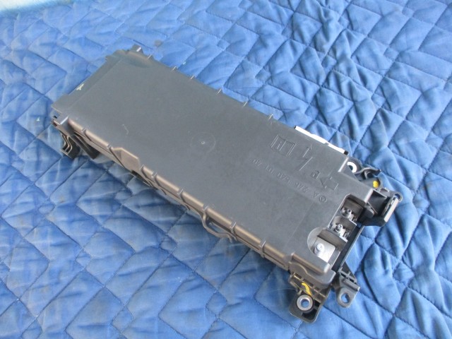 【中古】中古部品 ベンツ Aクラス 176042 ﾋｭｰｽﾞﾎﾞｯｸｽ 【3540020100-000008011667800】