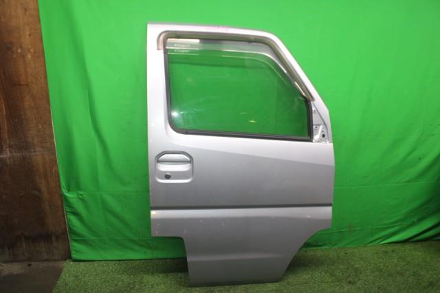 【中古】中古部品 ミニキャブ U61V 右ﾌﾛﾝﾄﾄﾞｱ 【3330950100-000057250913100】