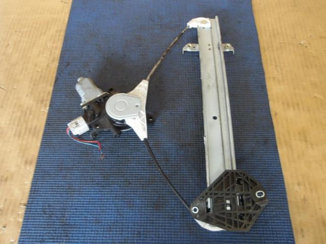 【中古】中古部品 インプレッサ GH7 左ﾘｱﾄﾞｱﾚｷﾞｭﾚｰﾀ･ﾓｰﾀｰ 【3340220100-000226091713420】