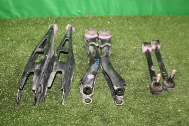 【中古】中古部品 エクシーガ YA5 左ﾘｱﾛｱｱｰﾑ 【3330950100-000057281051840】