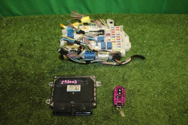 【中古】中古部品 スペーシア MK32S ｴﾝｼﾞﾝｺﾝﾋﾟｭｰﾀｰ 【3330950100-000057300363100】