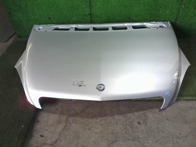 【中古】中古部品 ベンツ Bクラス 245232 ボンネットフード 【3340220100-000226043710500】|e-cleマート