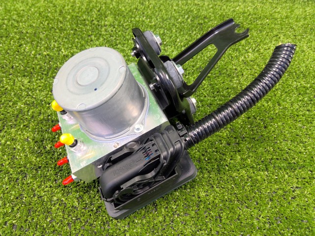 【中古】中古部品 WR-V DG5 ABSｱｸﾁｭｴｰﾀｰ 【3330200100-252236000042500】