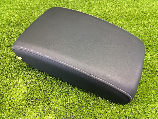 【中古】中古部品 WR-V DG5 ｺﾝｿｰﾙﾎﾞｯｸｽ 【3330200100-252236000077100】｜e-cleマート