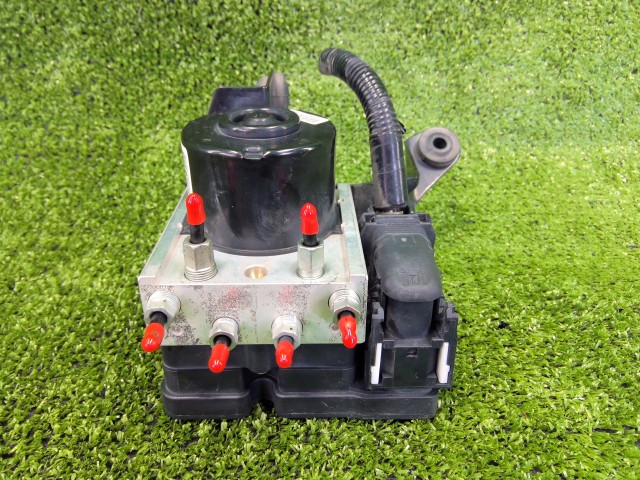 【中古】中古部品 プレマシー CWEFW ABSｱｸﾁｭｴｰﾀｰ 【3330200100-252240000042500】 9,818円